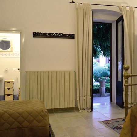 B&B Le Due Corti Martignano Екстериор снимка